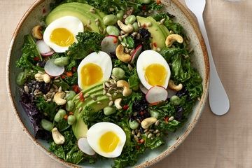 Kale salad with avocado and boiled egg 