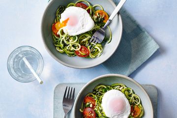 poached egg courgetti