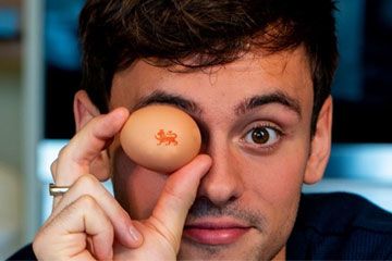 Tom Daley and egg