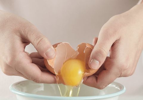 Cracking an egg