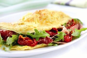 Omelette with rocket and ham
